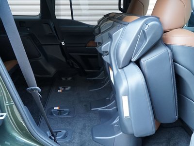 2025 Lexus GX — миниатюра 22