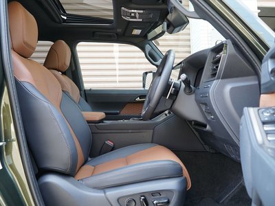 2025 Lexus GX — миниатюра 37