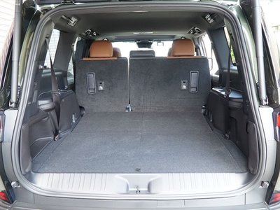 2025 Lexus GX — миниатюра 24