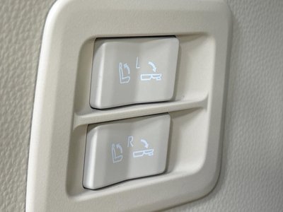 صورة مصغرة 57 لـ 2024 Toyota LAND CRUISER 300