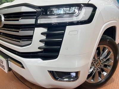 صورة مصغرة 12 لـ 2024 Toyota LAND CRUISER 300
