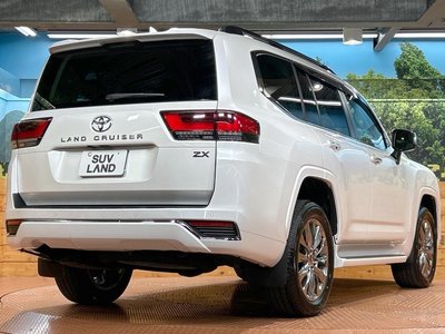 صورة مصغرة 18 لـ 2024 Toyota LAND CRUISER 300