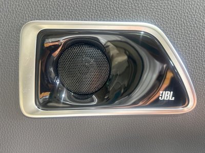 TOYOTA LAND CRUISER 300 - 6