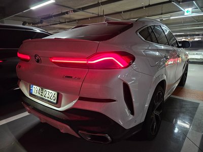 2022 BMW X6 照片 2