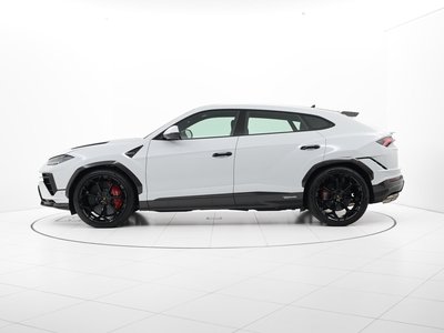 LAMBORGHINI URUS - 5