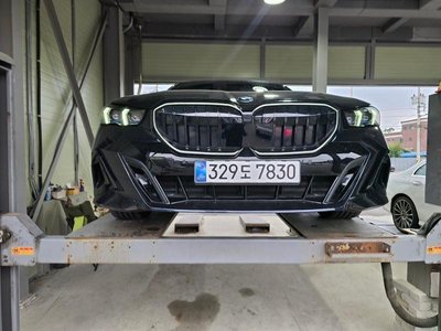 BMW 5 SERIES - 1