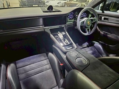 PORSCHE PANAMERA - 4