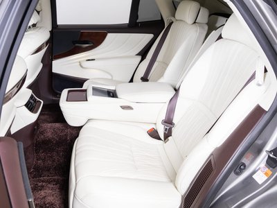 صورة 7 لـ 2017 Lexus LS