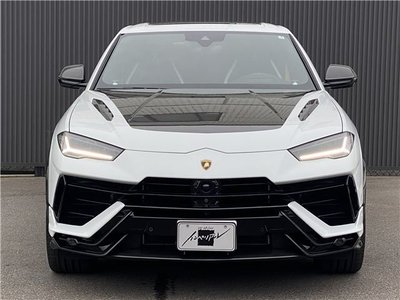 LAMBORGHINI URUS - 3