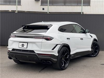 LAMBORGHINI URUS - 8