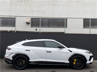 LAMBORGHINI URUS - 5