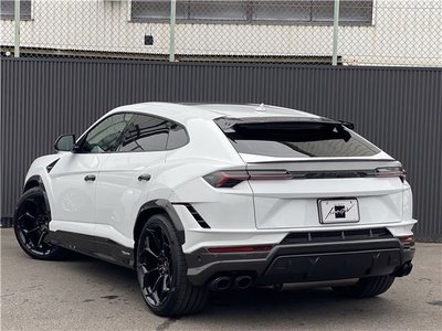LAMBORGHINI URUS - 9