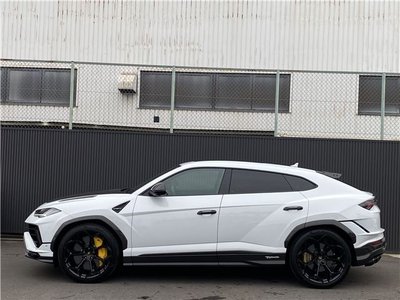 LAMBORGHINI URUS - 6