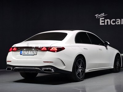 MERCEDES-BENZ E-CLASS - 4