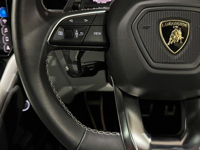 LAMBORGHINI URUS - 10