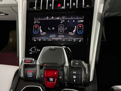 LAMBORGHINI URUS - 8