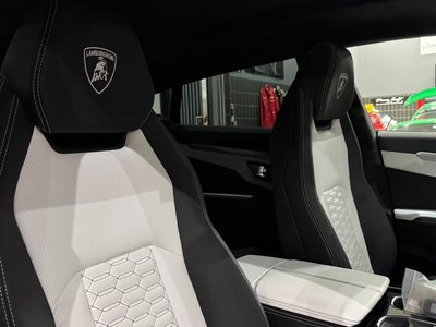 LAMBORGHINI URUS - 5