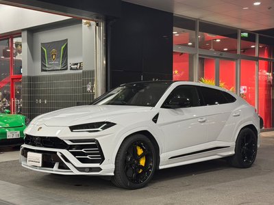LAMBORGHINI URUS - 1