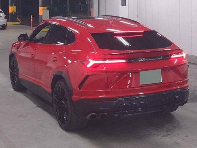 LAMBORGHINI URUS - 2