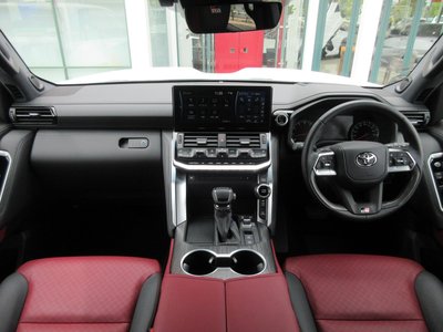 TOYOTA LAND CRUISER - 2