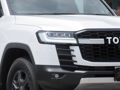 TOYOTA LAND CRUISER - 8