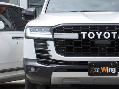 TOYOTA LAND CRUISER - 9