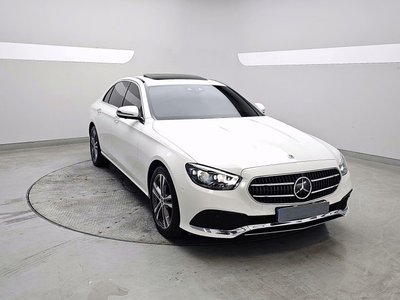 MERCEDES-BENZ E-CLASS - 1