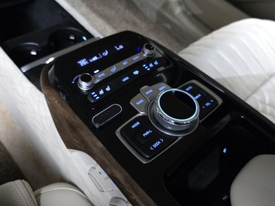 صورة مصغرة 25 لـ 2019 Genesis G90