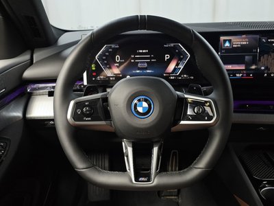 2025 BMW 5 SERIES — миниатюра 20