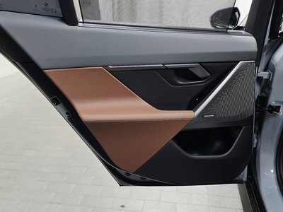 2025 BMW 5 SERIES — миниатюра 15