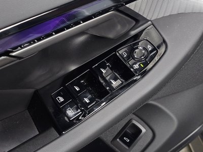 2025 BMW 5 SERIES — миниатюра 26
