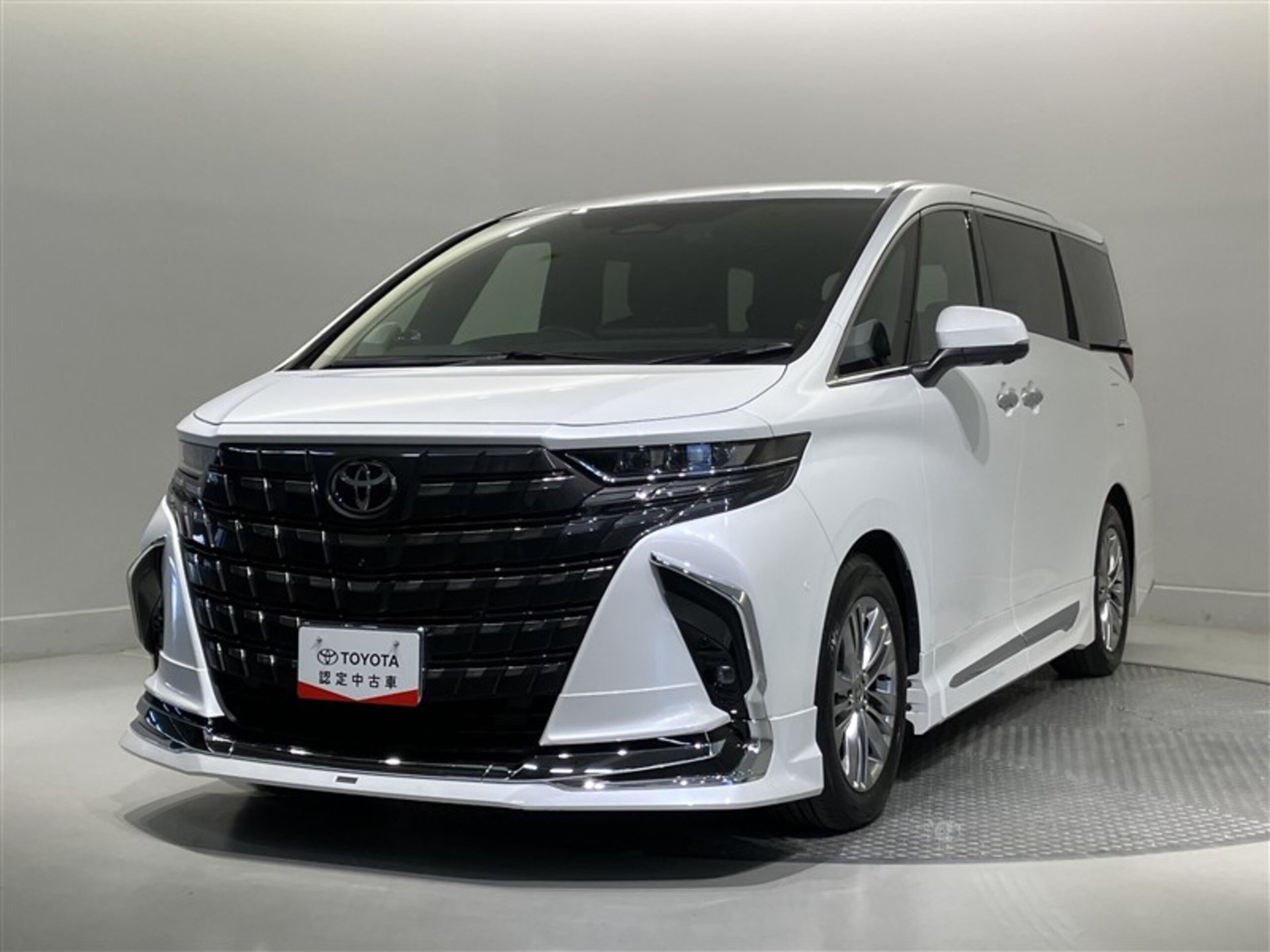TOYOTA ALPHARD - View 1