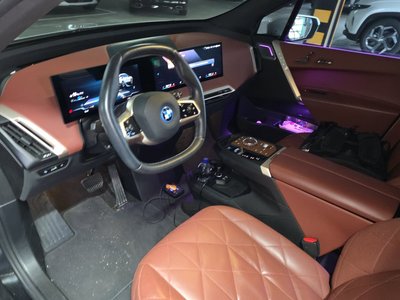 2024 BMW IX — миниатюра 11