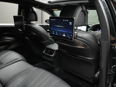 صورة 9 لـ 2021 Lexus LS