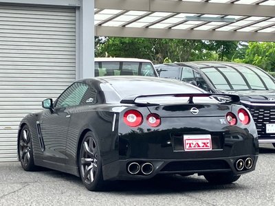 NISSAN GT-R - 10