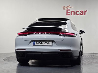 PORSCHE PANAMERA - 4