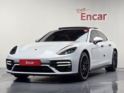 PORSCHE PANAMERA - 1