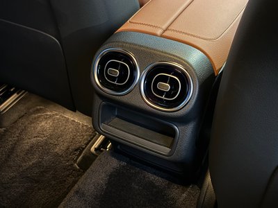 2024 Mercedes-BENZ GLC — миниатюра 16