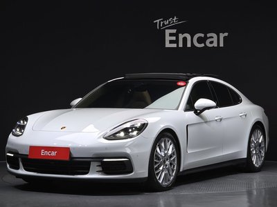 PORSCHE PANAMERA - 1