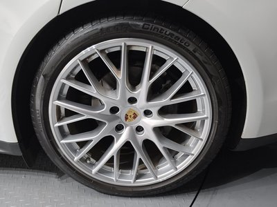 PORSCHE PANAMERA - 8
