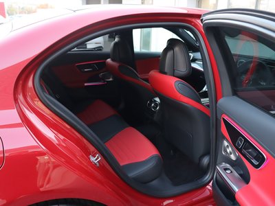 صورة مصغرة 39 لـ 2025 Mercedes-BENZ C-CLASS AMG