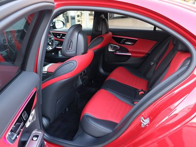 2025 Mercedes-BENZ C-CLASS AMG — фото 3