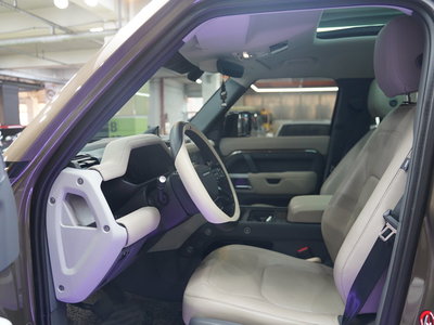 LAND ROVER DEFENDER - 7