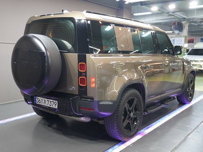 LAND ROVER DEFENDER - 2