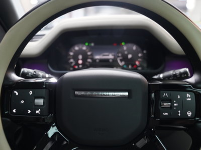 LAND ROVER DEFENDER - 4