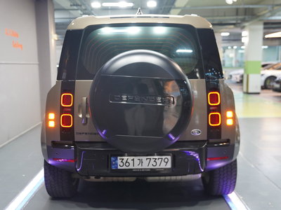LAND ROVER DEFENDER - 3