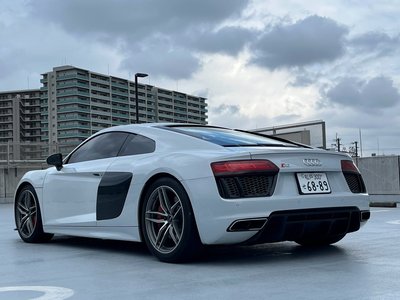 صورة 8 لـ 2017 AUDI R8