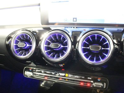 2025 Mercedes-BENZ A-CLASS 缩略图 32
