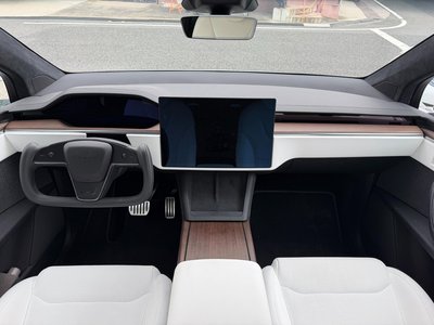 2024 Tesla MODEL X — фото 2