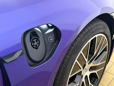2026 Porsche TAYCAN thumbnail 18